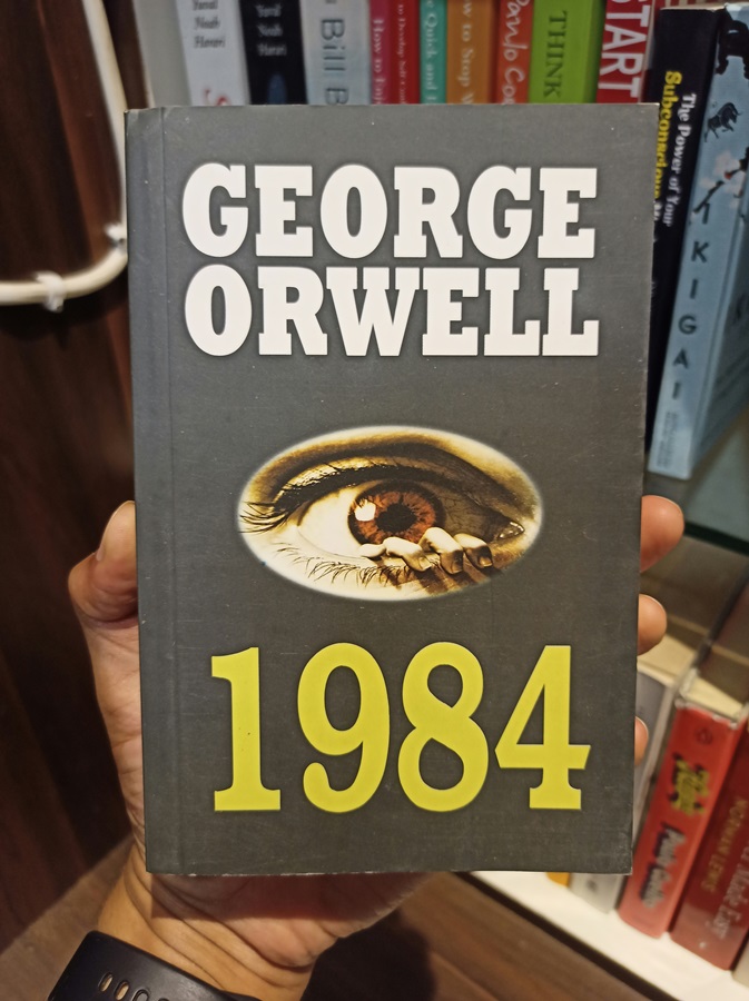 Authoritarianism-dictatorship-strongman-fascism-1984-orwell.jpg